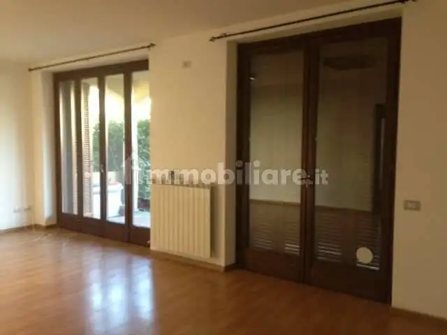 Appartamento in affitto a Castronno