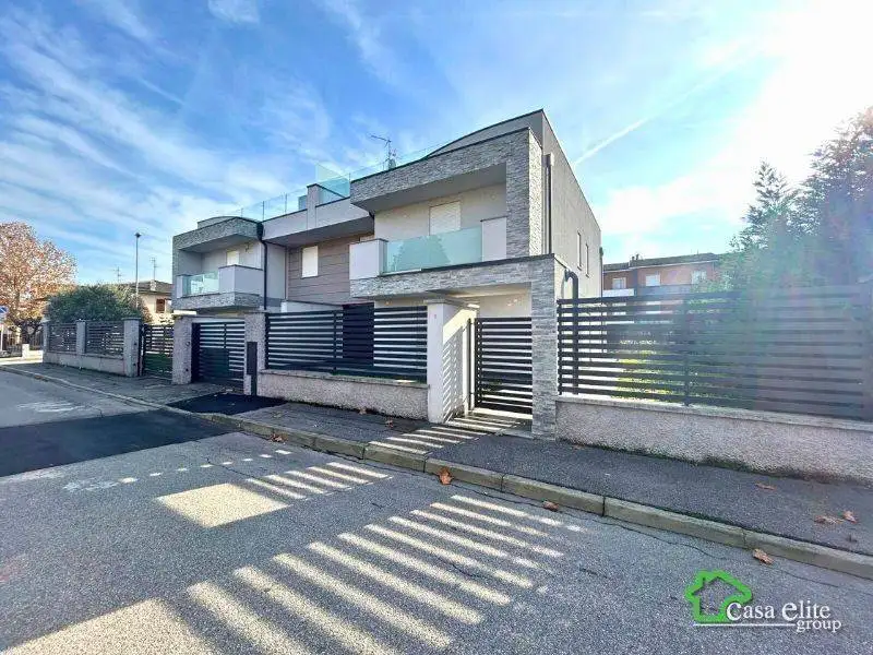 Villa in vendita a Cerro al Lambro