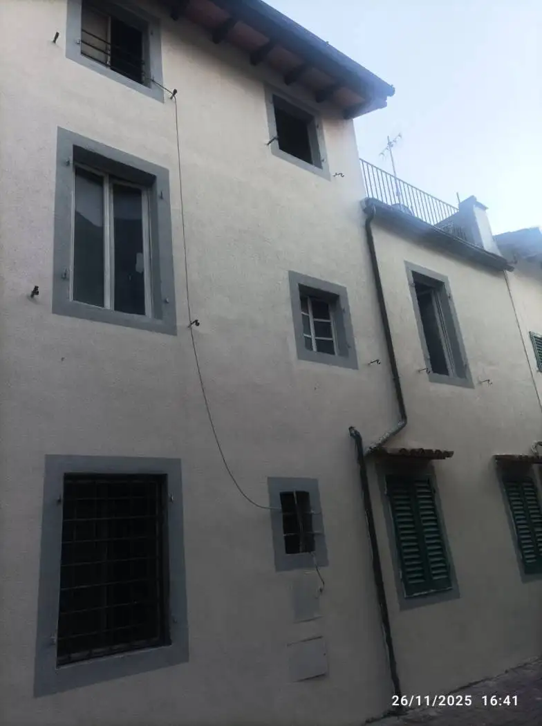 Casa indipendente in vendita a Prato