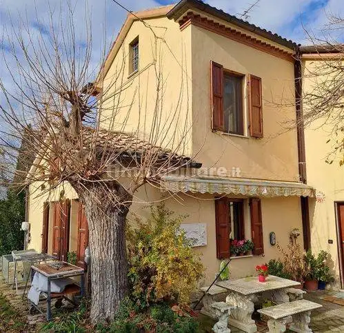 Villa in vendita a Castelbellino