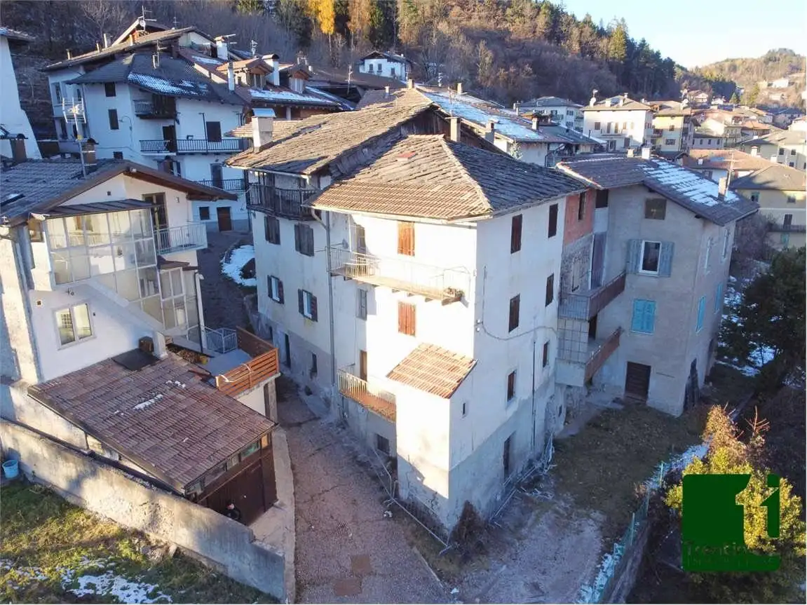 Terratetto unifamiliare 185 m², da ristrutturare, Montagnaga, Baselga di Pinè - foto 2