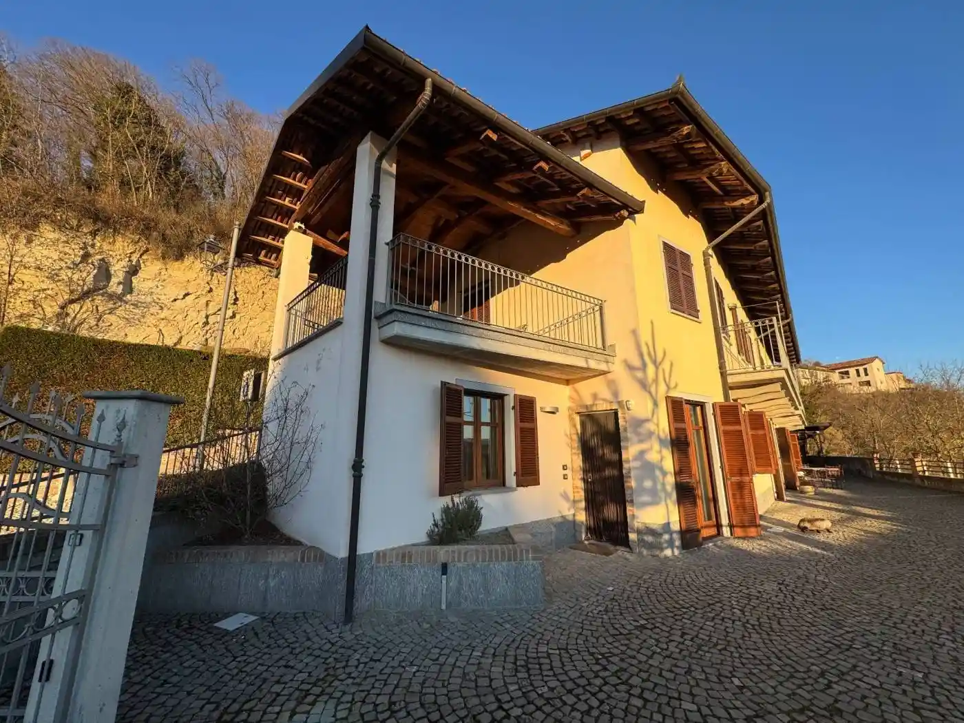 Villa bifamiliare via Lemonte 20, Centro, Corneliano d'Alba - foto 2