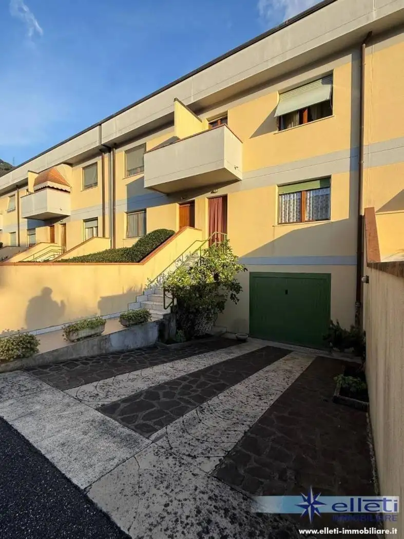 Villetta a schiera in vendita a Massa