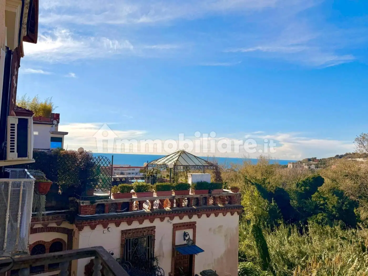 Appartamento in vendita a Napoli