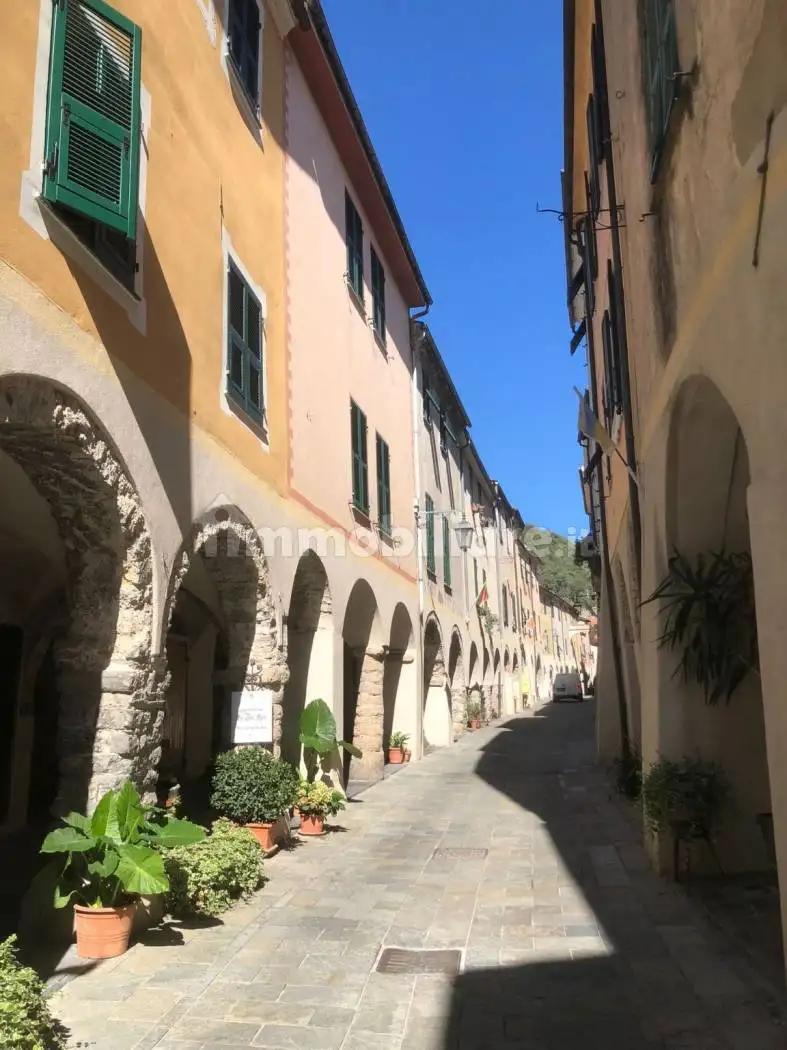 Appartamento in vendita a Zuccarello