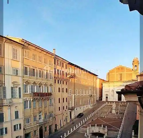 Quadrilocale piazza Del Plebiscito, Centro Storico, Ancona - foto 2