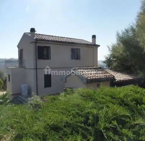 Villa unifamiliare via Esino, Torrette, Ancona - foto 2