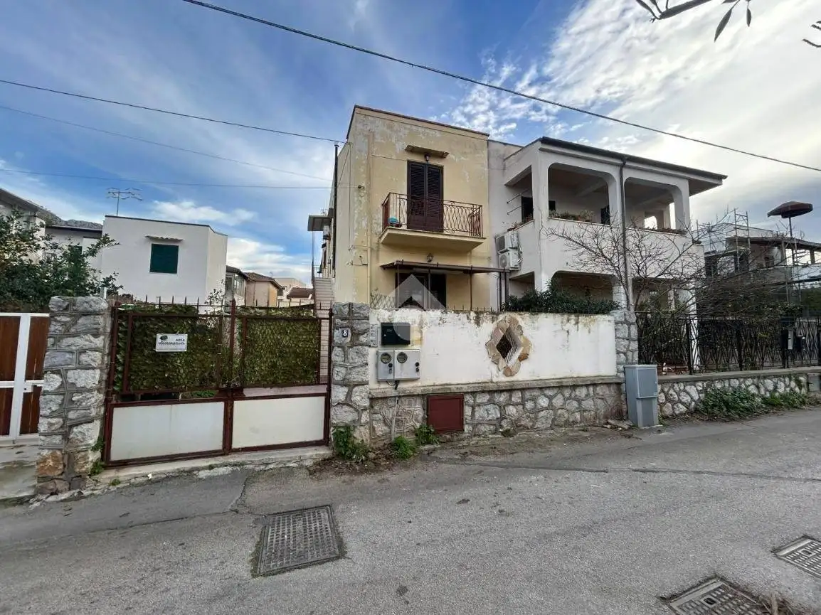 Appartamento in vendita a Palermo