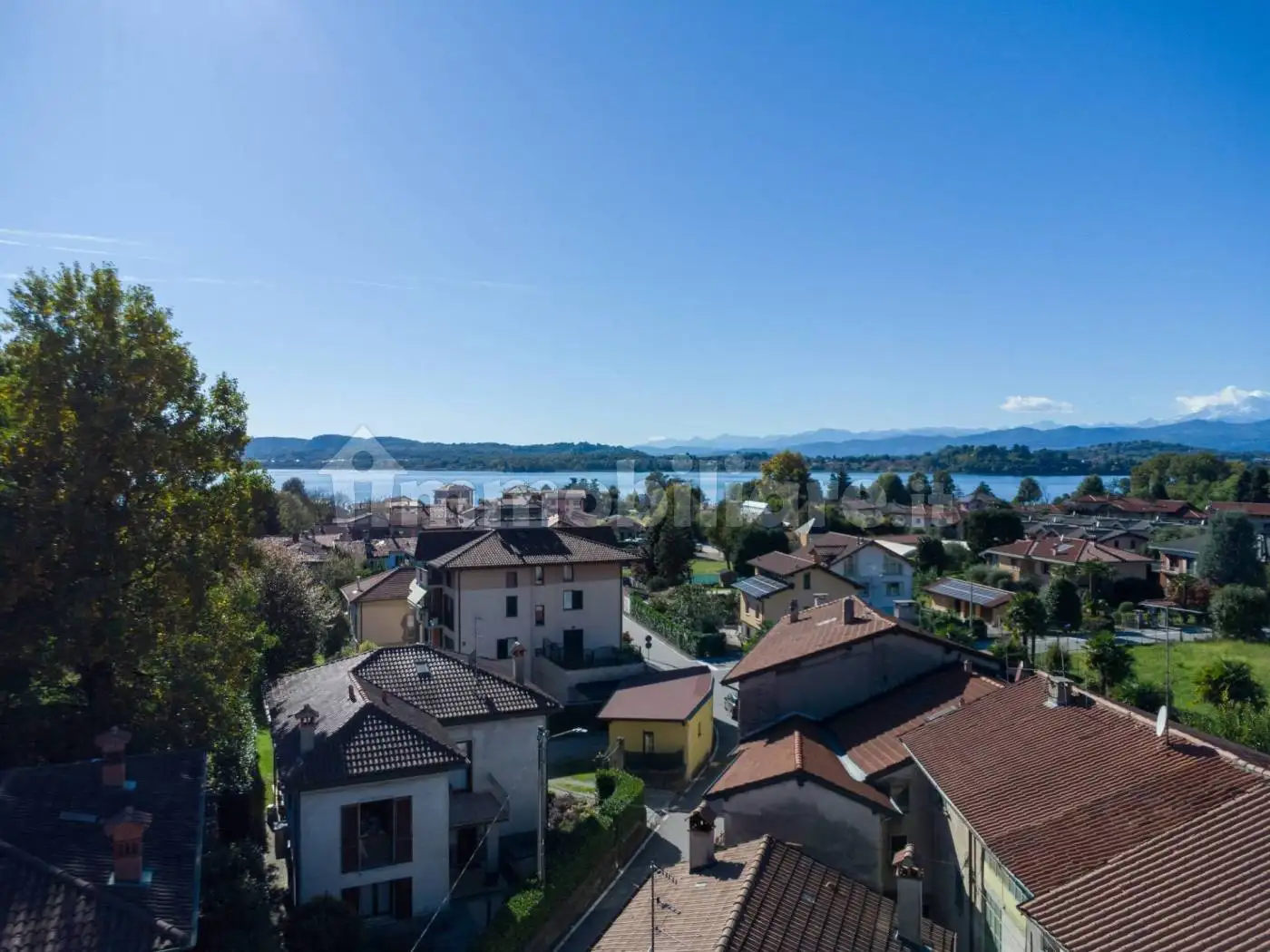 Casa indipendente in vendita a Gavirate