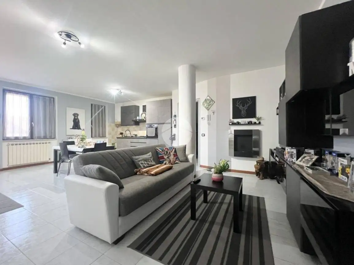 Trilocale via Ferramola 21, Centro, Castrezzato - foto 2