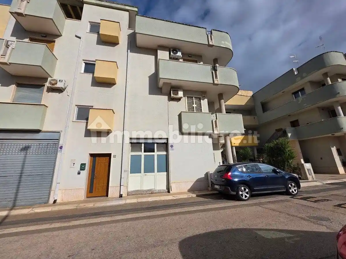 Villa bifamiliare via Fratelli Spinelli, Turi - foto 2