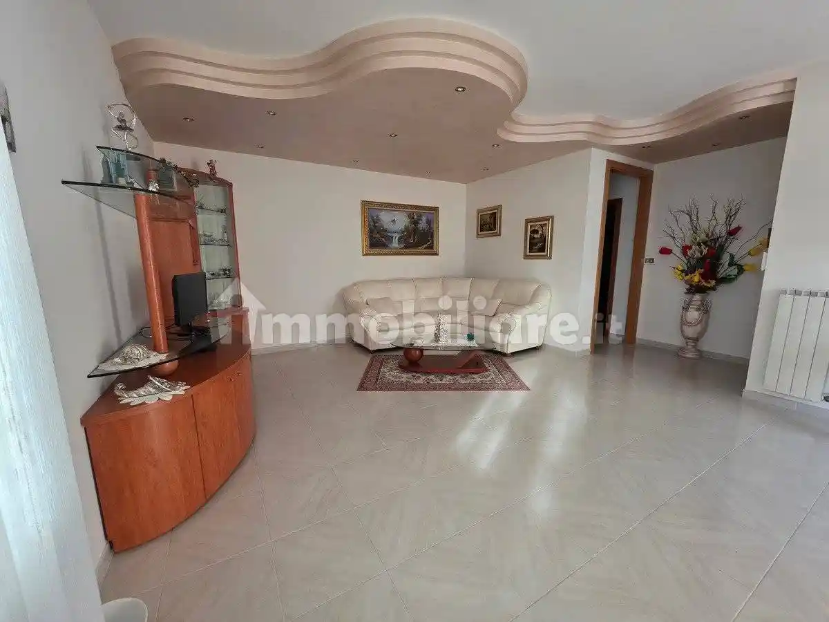 Villa bifamiliare via Fratelli Spinelli, Turi - foto 3