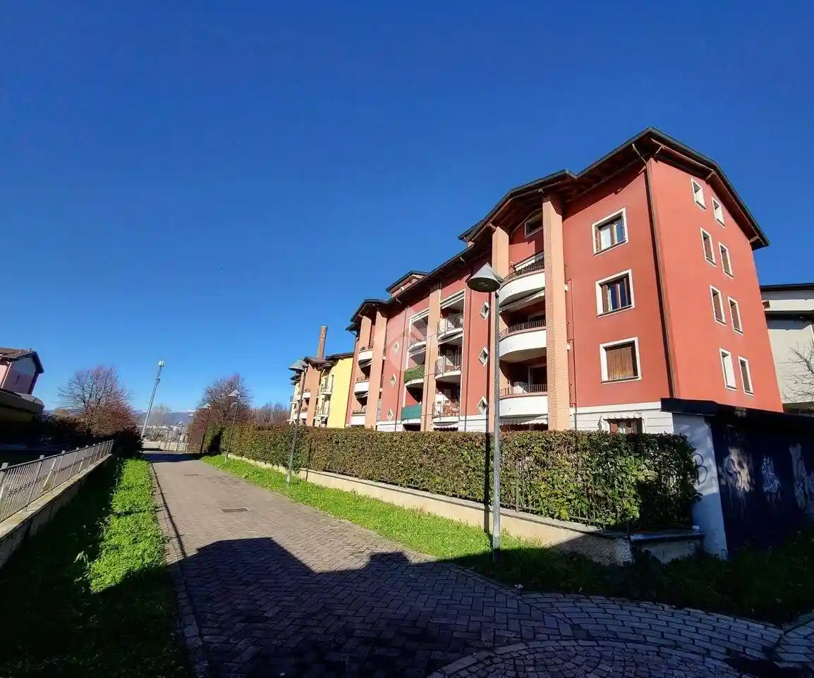 Appartamento in vendita a Besana in Brianza