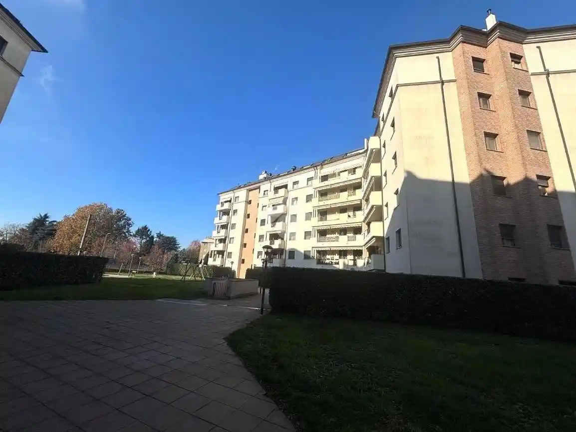 Bilocale via volta 50, Stazione, Rho - foto 2