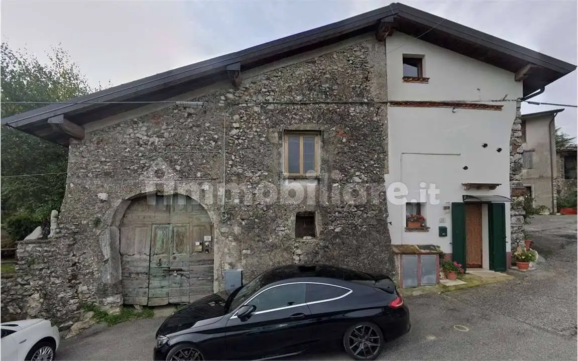 Casa indipendente in asta a Serle