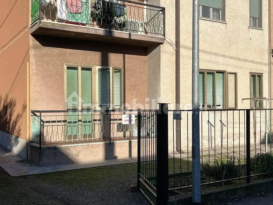 Quadrilocale via Mazzini 9, Centro, Castel d'Ario - foto 2