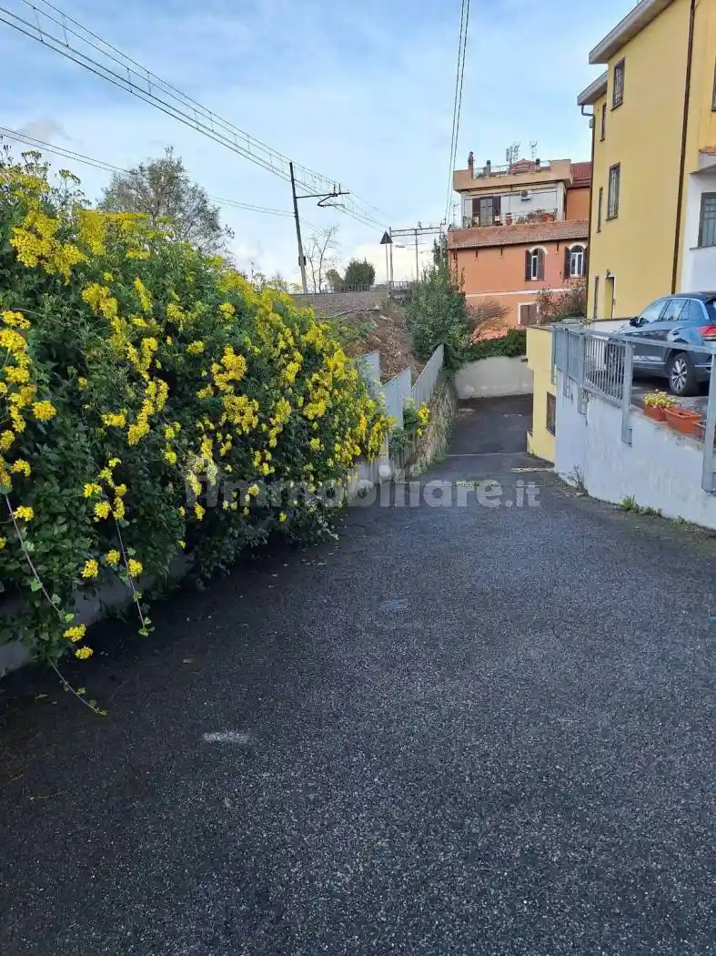 Quadrilocale via Flaminia 104, Centro, Castelnuovo di Porto - foto 4