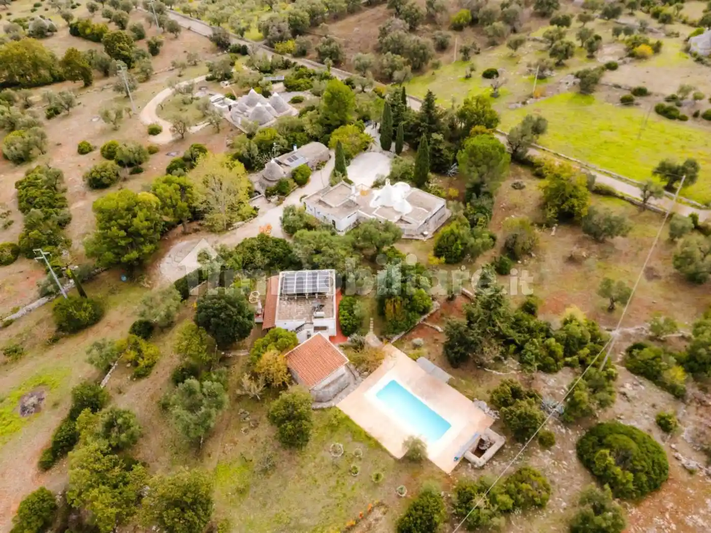 Trullo Contrada Pascarosa, Campanile, Fumarola, Cavalleriza, Ostuni - foto 4