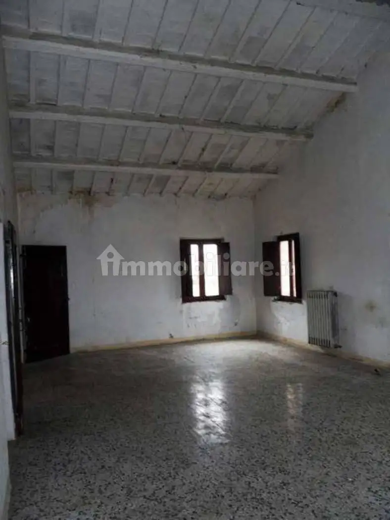 Rustico - Casale in vendita a Monte Roberto