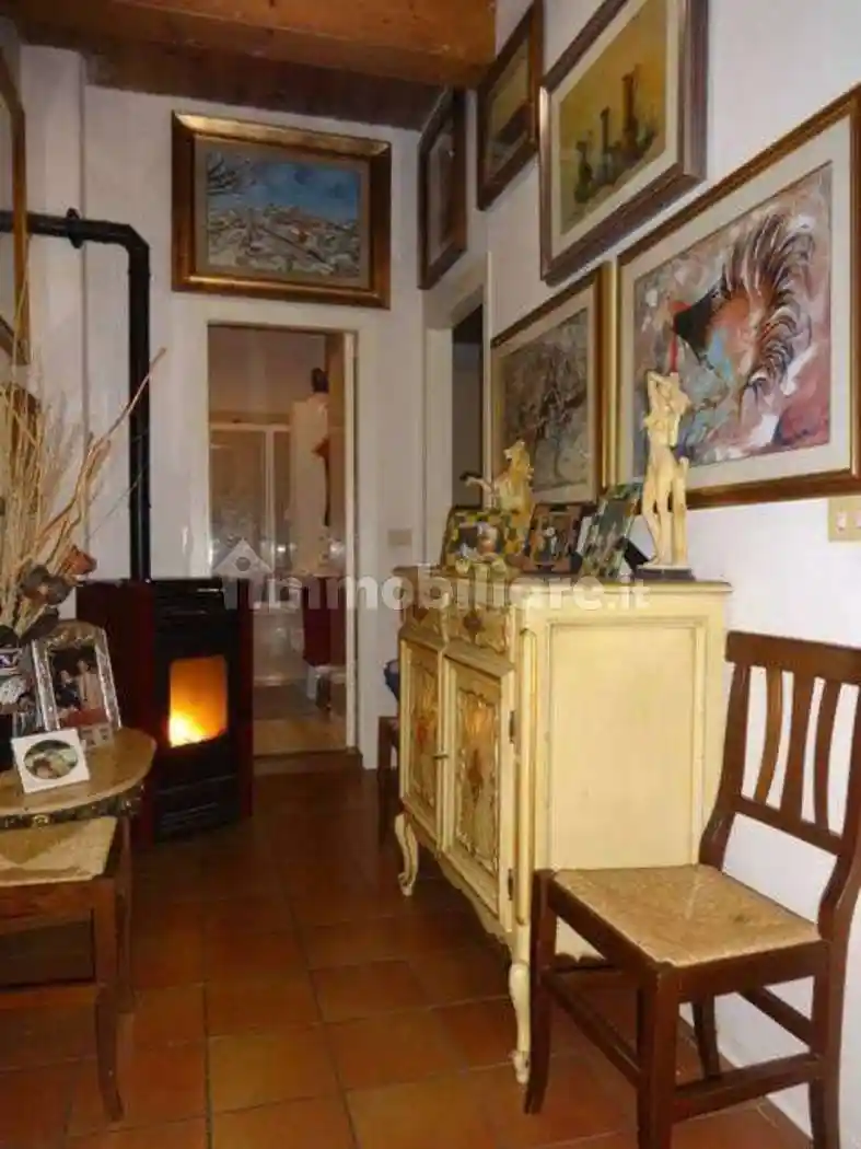 Appartamento buono stato, secondo piano, Centro, Cupramontana - foto 3