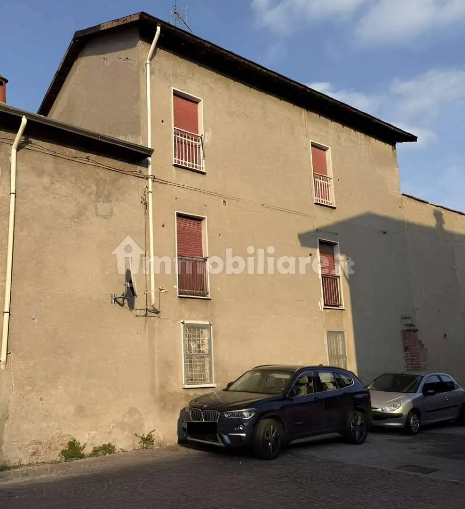 Appartamento in asta a Lonate Pozzolo