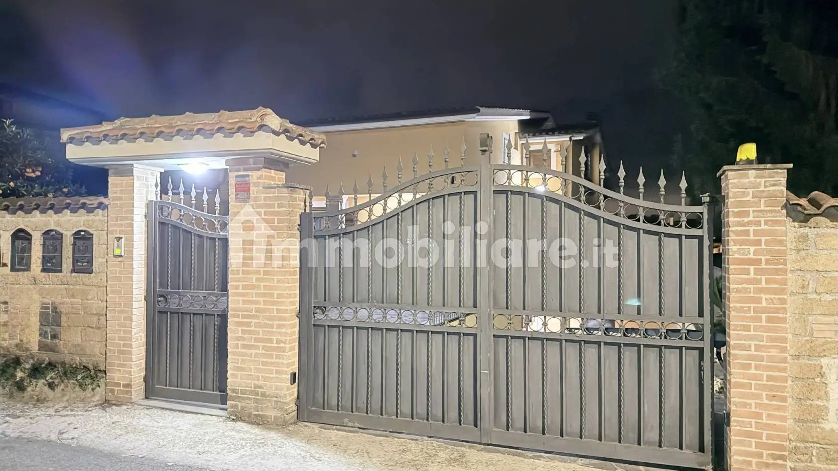 Villa in vendita a Anguillara Sabazia