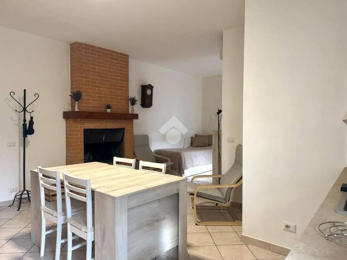 Bilocale via corsica 79, Centro, Caprarola - foto 2