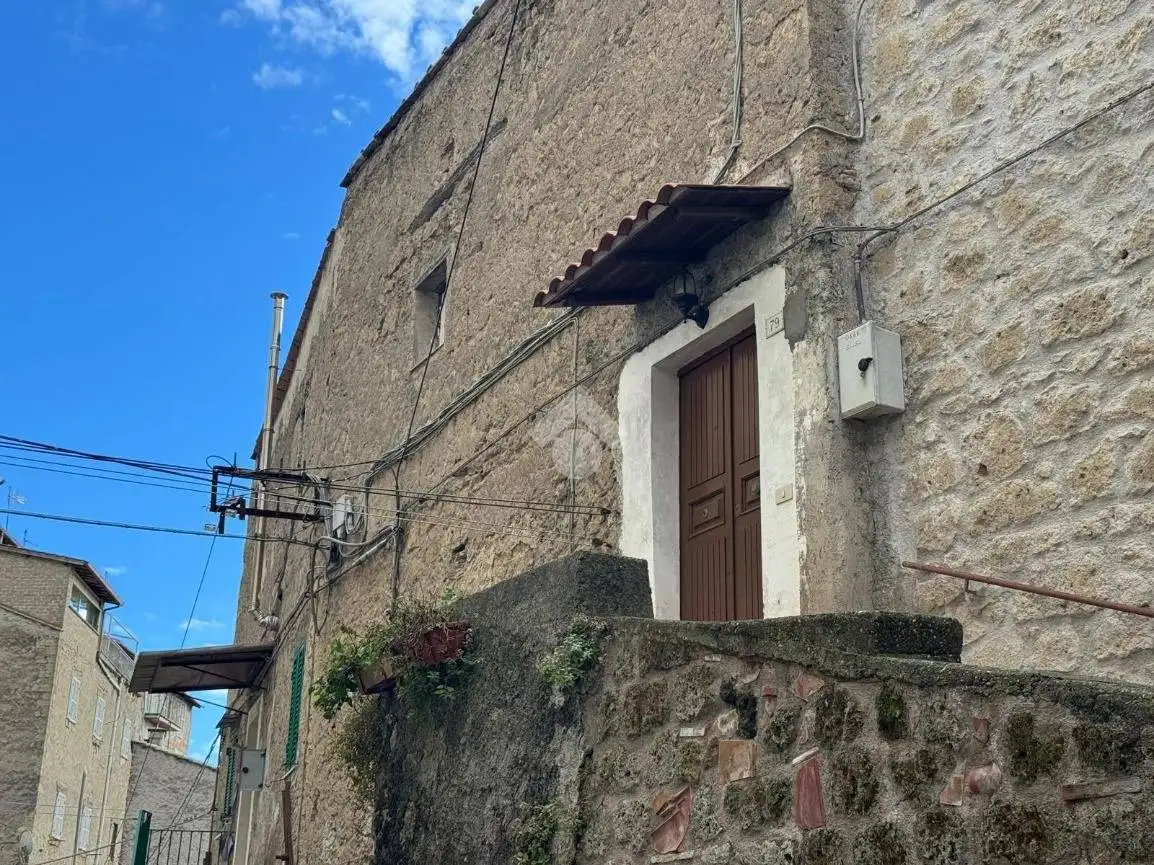 Bilocale via corsica 79, Centro, Caprarola - foto 3