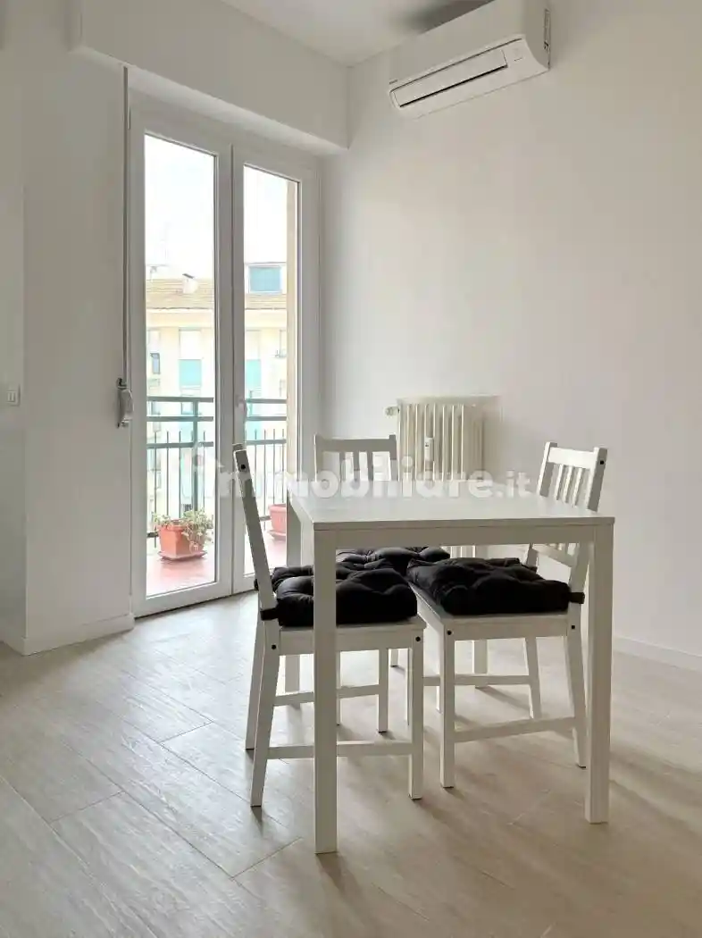 Bilocale via Lorenteggio 157, Giambellino, Milano - foto 2