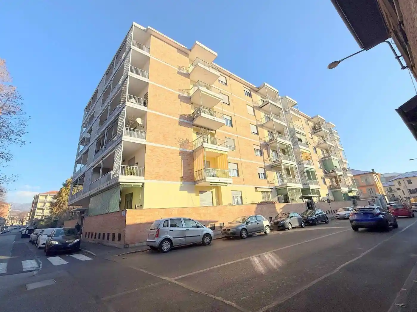 Appartamento piazza Alberto Banfi 1, Centro, Pinerolo - foto 4