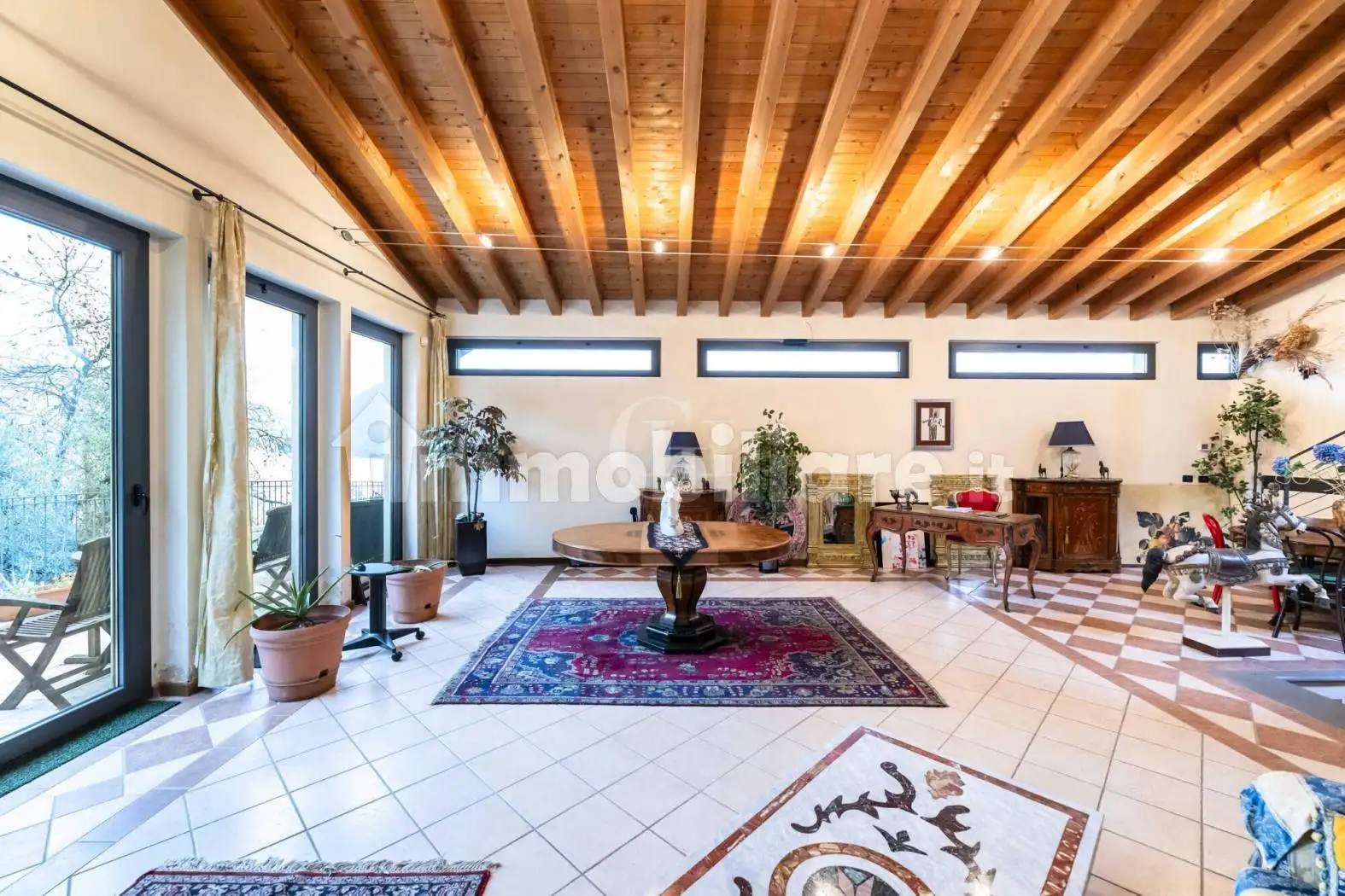 Villa in vendita a Sale Marasino