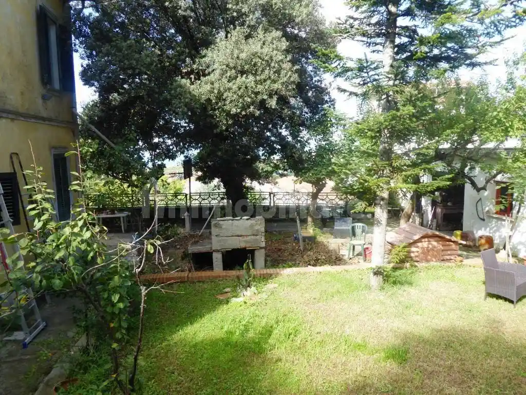 Casale via di Montenero, Montenero Basso - Montenero Alto, Livorno - foto 4