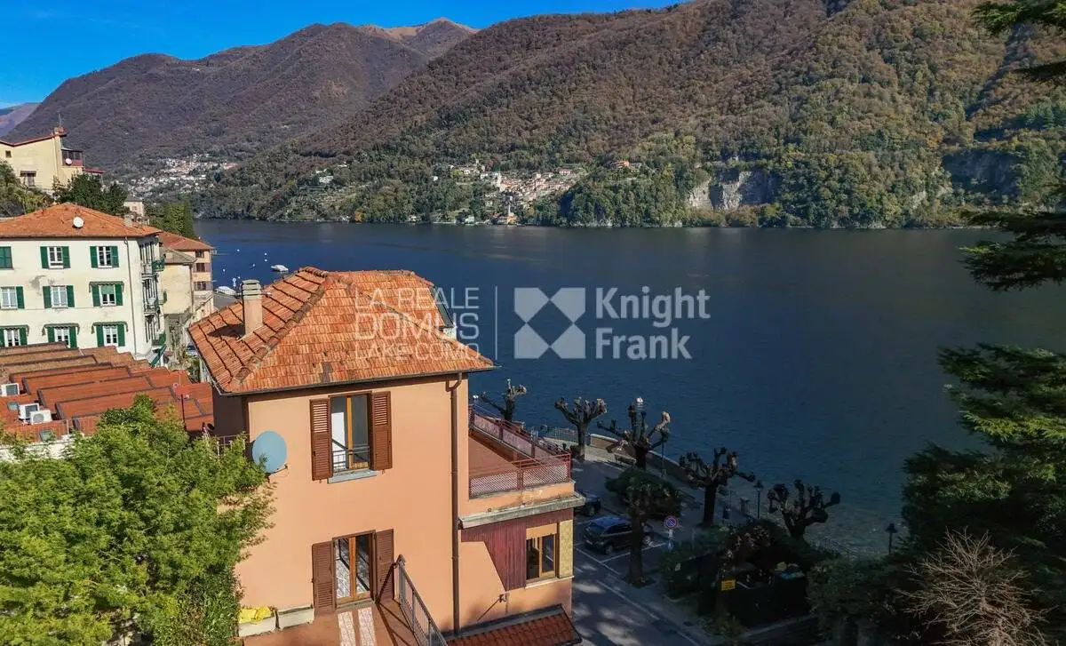 Villa in vendita a Laglio