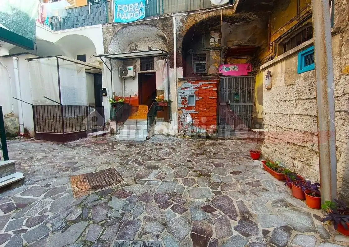 Appartamento in vendita a Napoli