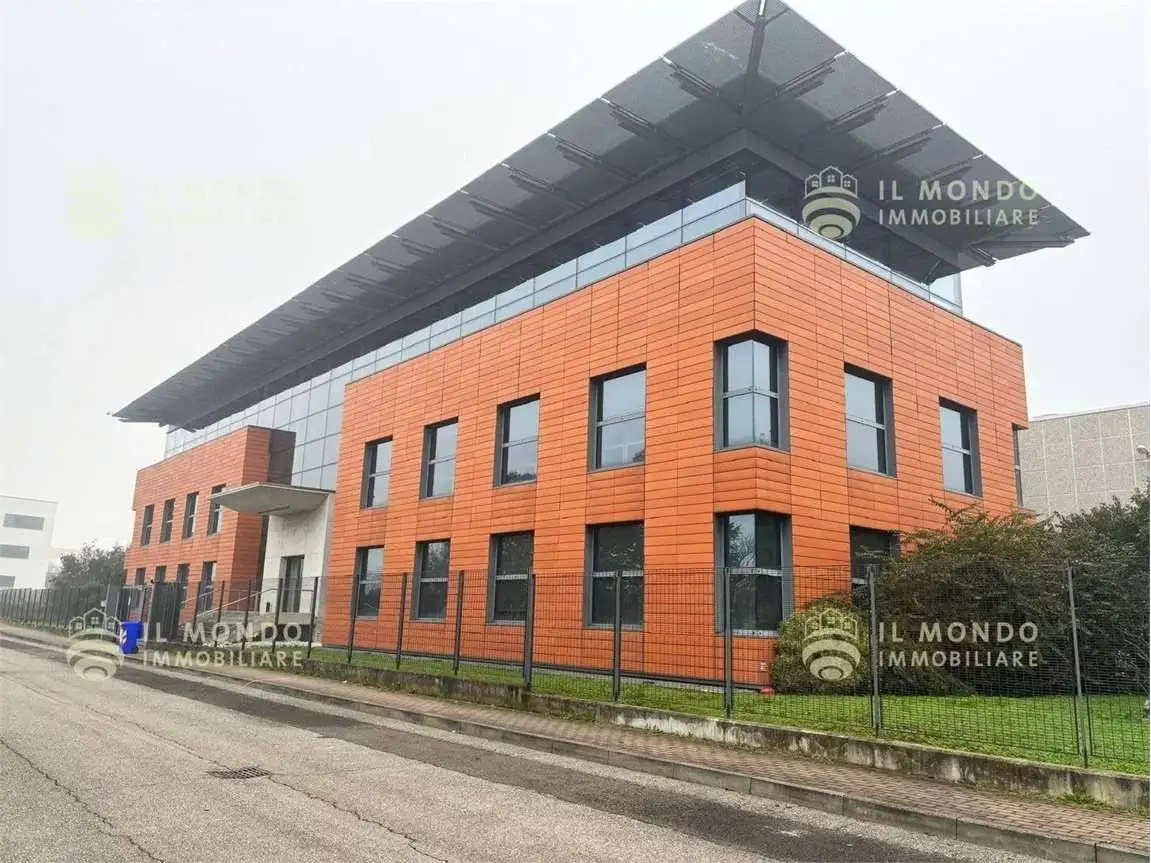 Palazzo - Edificio in vendita a Peschiera Borromeo