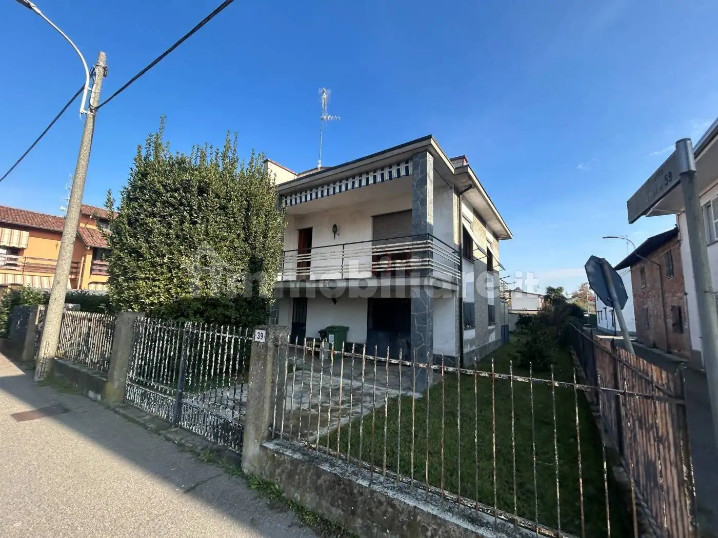 Villa in vendita a Robbio