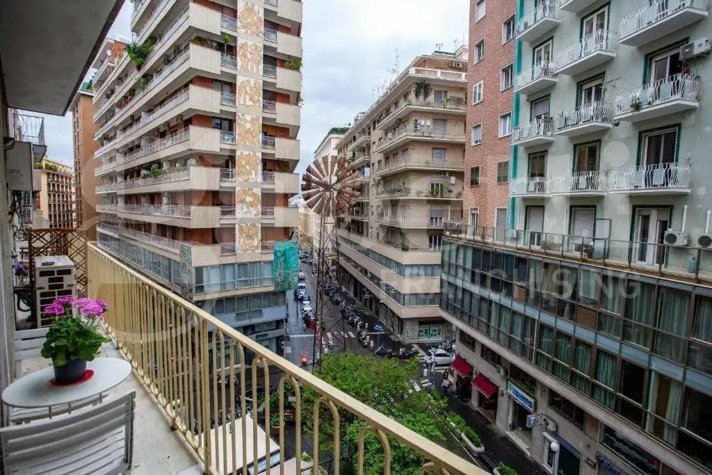 Appartamento in vendita a Napoli
