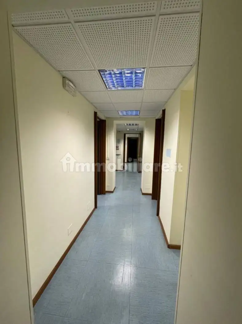 Palazzo - Edificio in Affitto - foto 3