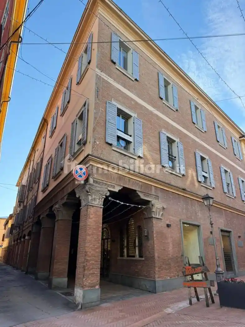 Palazzo - Edificio in vendita a Vignola