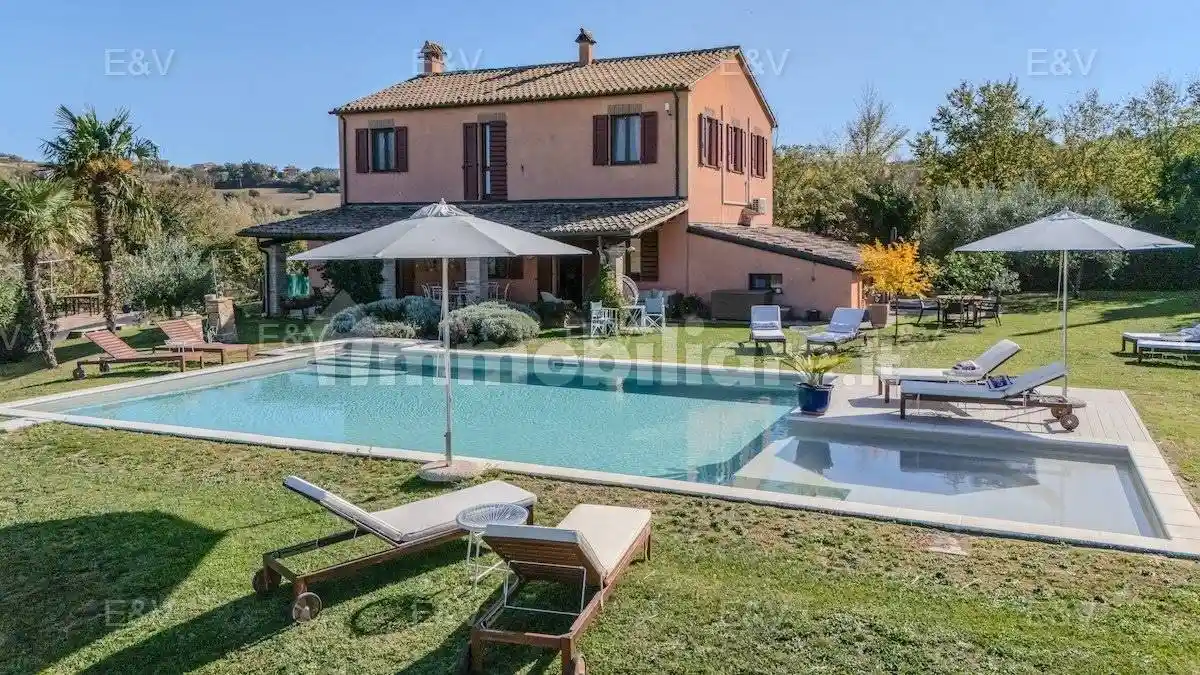 Villa in vendita a San Costanzo