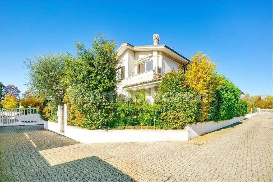 Villa in vendita a Agrate Brianza