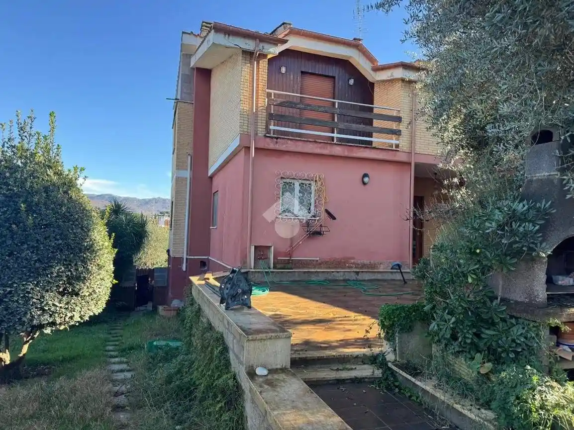 Villa in vendita a Zagarolo