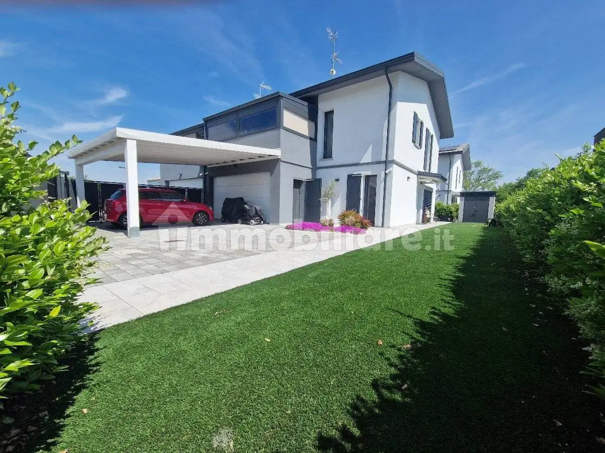 Villa in vendita a Reggio Emilia