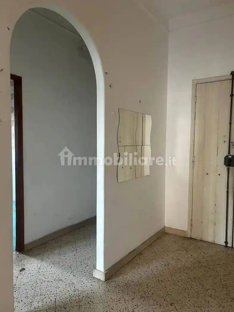 Quadrilocale da ristrutturare, terzo piano, Carmine, Salerno - foto 3