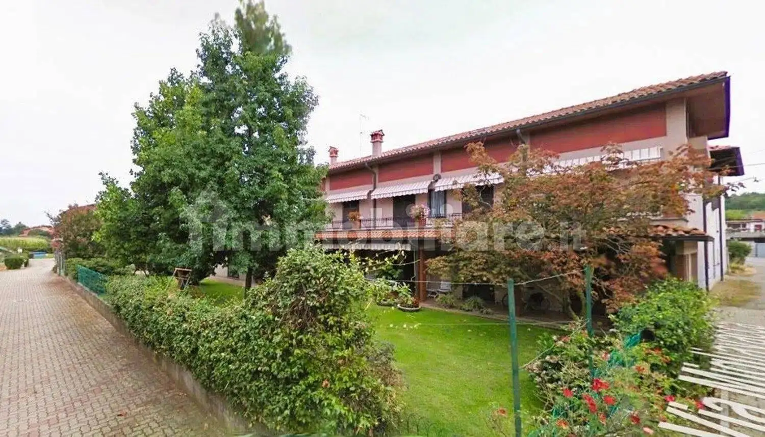 Villa in vendita a Fara Novarese