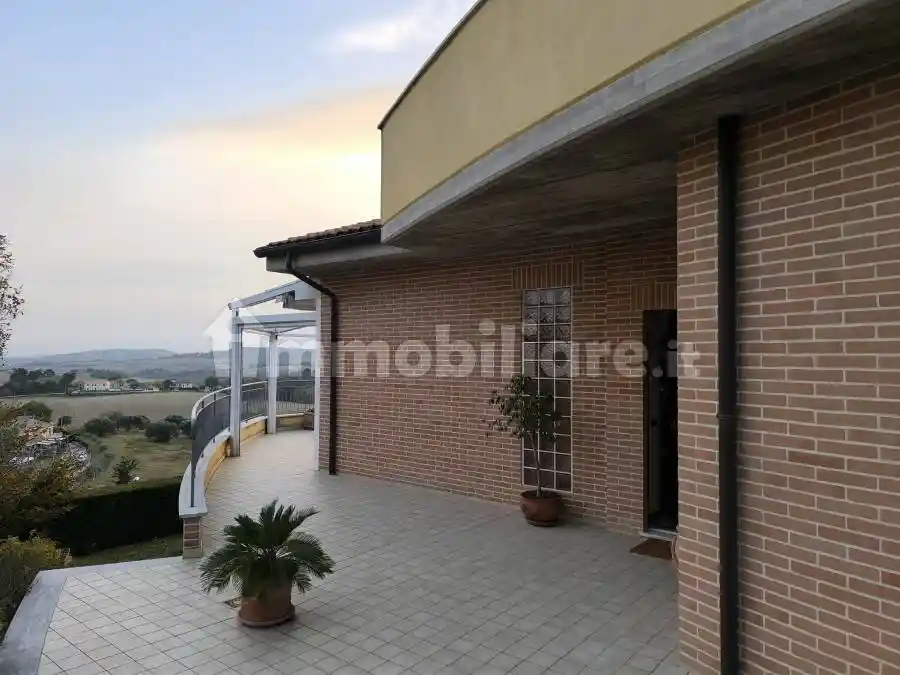Villa unifamiliare, ottimo stato, 290 m², Candia, Ancona - foto 2