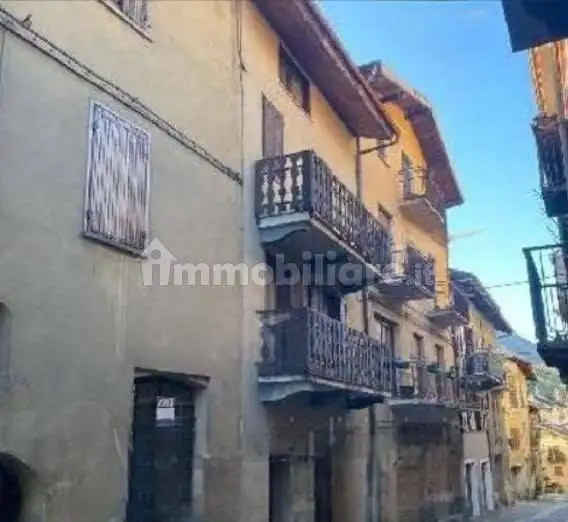 Palazzo - Stabile in asta a Chiomonte