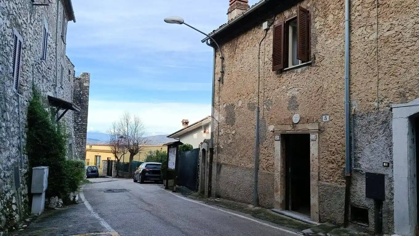 Terratetto plurifamiliare via pietro sterbini, Centro, Vico nel Lazio - foto 2