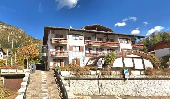 Palazzo - Stabile in asta a Castione della Presolana