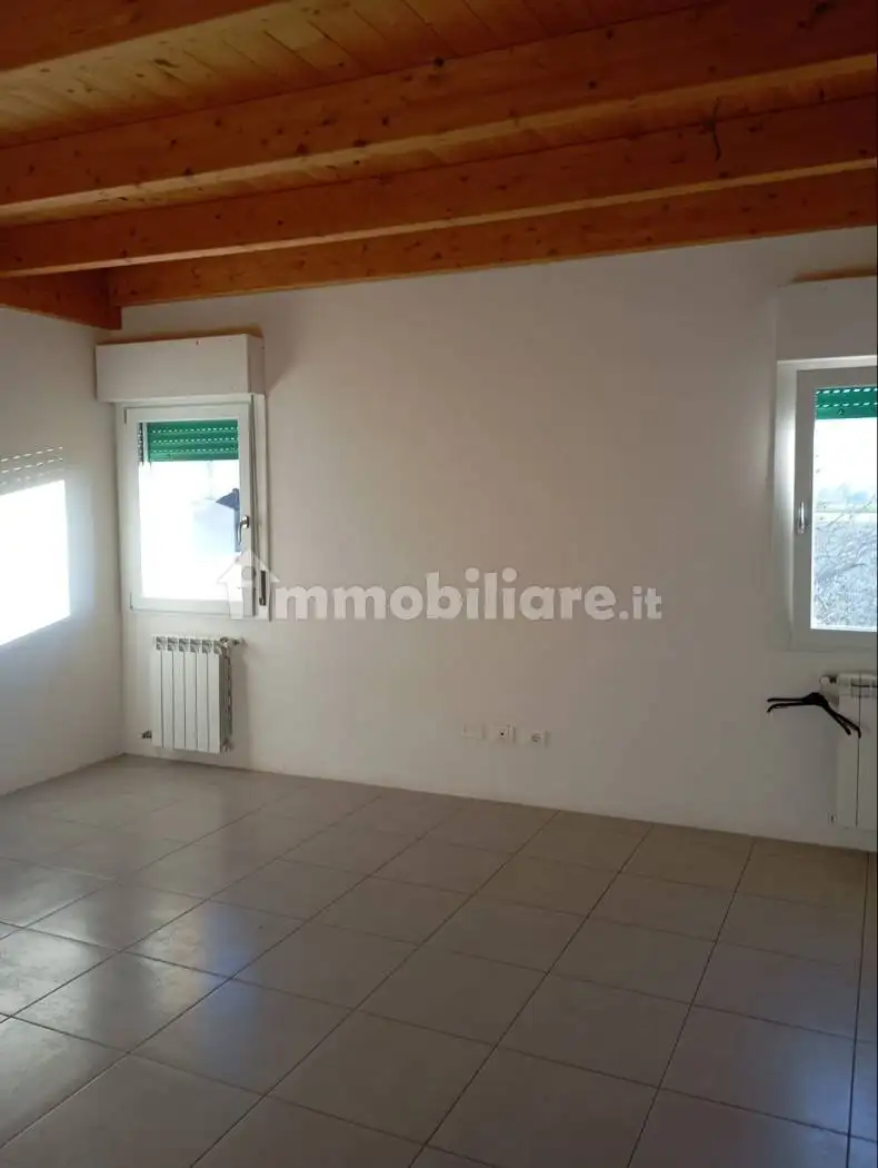 Villa bifamiliare via Campedella, Frazioni Nord, Cento